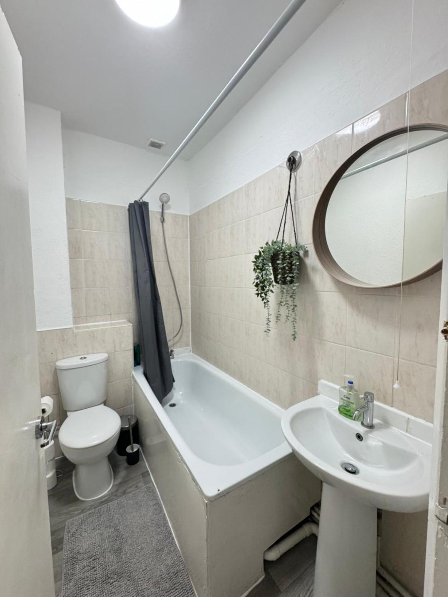 2 Bed Apt Sofa Bed Up To 6 London Exterior photo